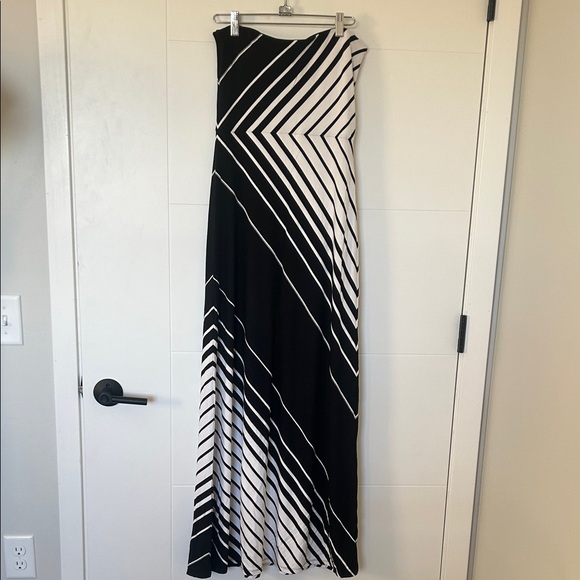 WHBM Black & White Striped Maxi Dress - Picture 3 of 4